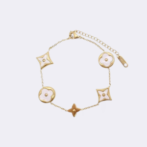 Pearl White Clover Bracelet